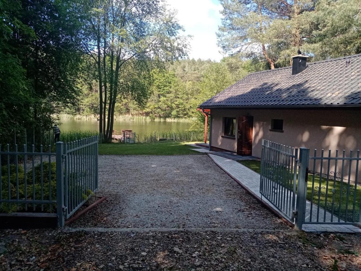 Urokliwy Domek Nad Brzegiem Jeziora Lubiatow  ภายนอก รูปภาพ