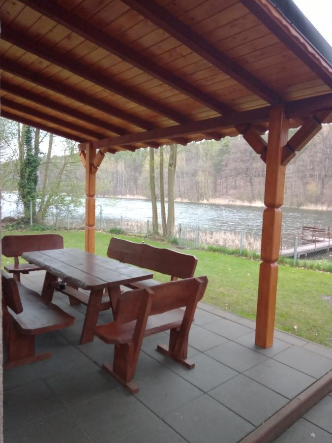 Urokliwy Domek Nad Brzegiem Jeziora Lubiatow  ภายนอก รูปภาพ
